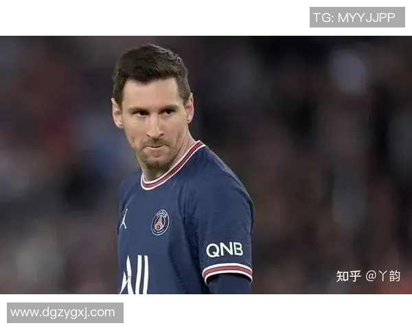 足球明星感染新冠病毒无症状引发关注健康安全问题的讨论与思考